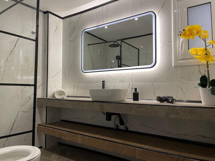 Hideaway Boutique Apartment Athena Bagian luar foto