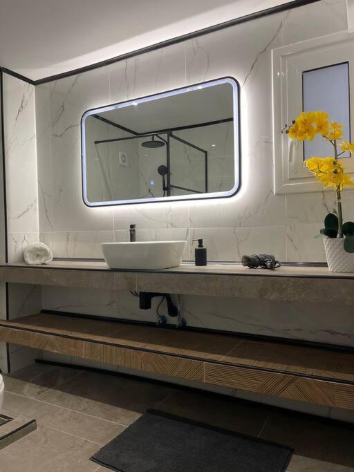 Hideaway Boutique Apartment Athena Bagian luar foto